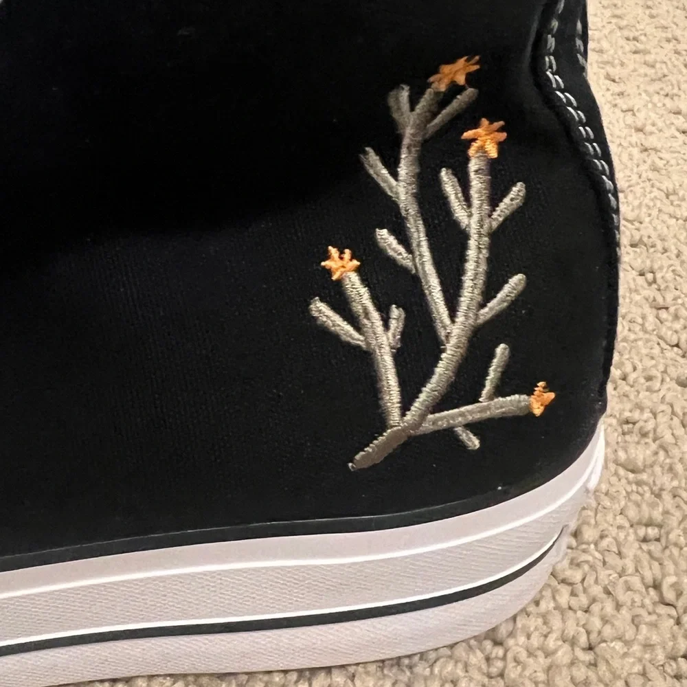 Converse Customs - Picture 8 of 9